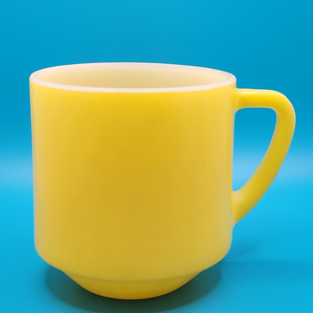 Vintage 1960s Federal Glass Yellow Milk Glass D-Handle Coffee Mug MCM